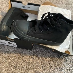 NWT Converse black high top sneakers size 9 KIDS